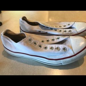 Converse low top chuck taylors